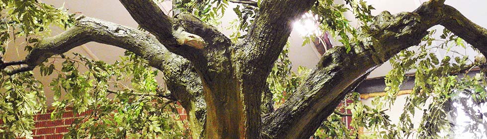Naturgetreue ste an einem Hadjisky Kunstbaum