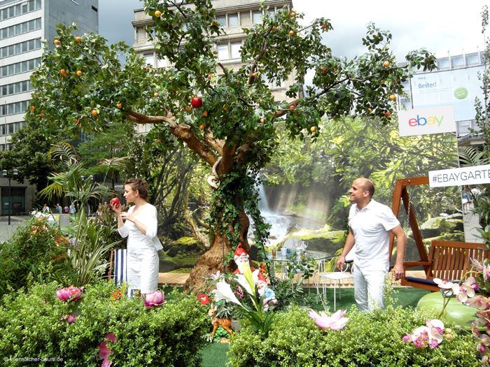 Groer, knstlicher Baum (Apfelbaum mit Frchten) als Event-Dekoration